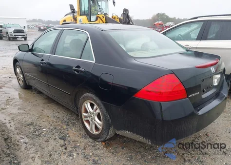 2006 Honda Accord 2.4 Se z USA, uszkodzony, nr VIN 1HGCM56326A153564
